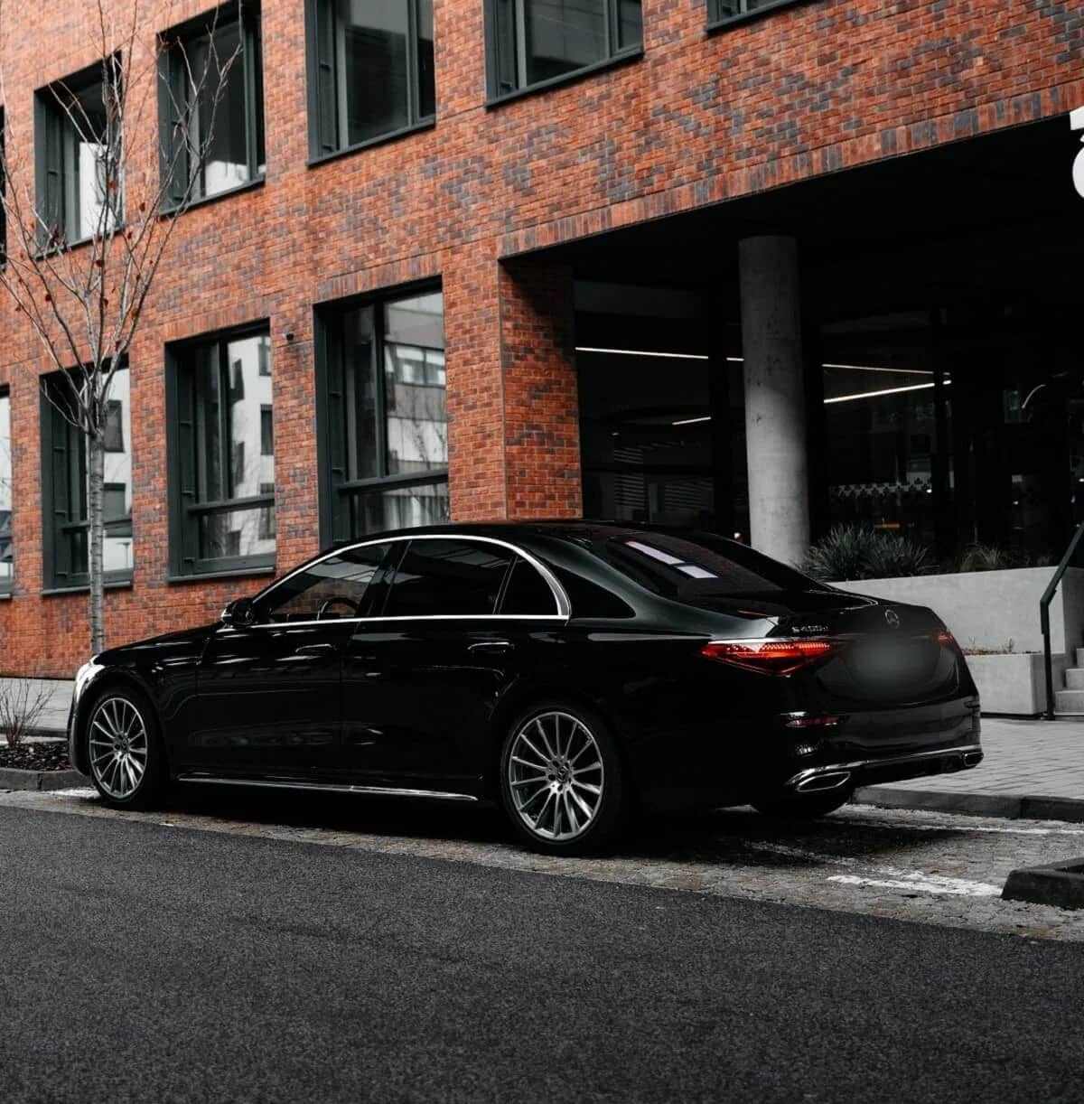 8 Reasons To Book An Airport Transfer